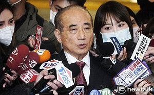 傳為郭台銘鳳山造勢幕後推手？王金平急切割怒駁：不要扯到我