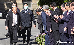 蘇貞昌怨去新北侯友宜不曾到 侯辦諷「好大官威！」　