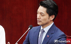 柯文哲漫畫自序貶低台漫惹議 蔣萬安：應不分年齡都深受大家喜愛