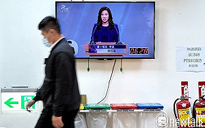 夾雜台語痛罵藍綠 吳欣盈：服務業薪水不漲 就因ECFA服貿被綠擋下