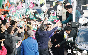 觀察》車掃首日！賴清德敬禮手勢展真心 搖滾南部3城力求票票入匭