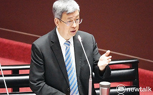 點名開砲柯、侯雙北防疫顧不好 陳建仁：我講的是事實