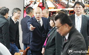 黃國昌直接離場走人 韓國瑜主持協商尷尬破局