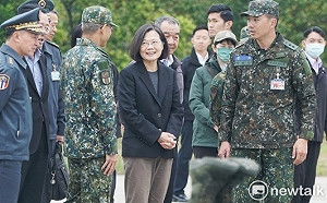 持續強化全民國防體系 蔡英文視導首批一年期義務役新兵