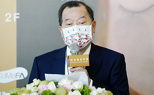 謝金河喊半導體只能買台積電 力積電黃崇仁吐槽「從股價看結果」：他根本不懂