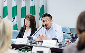 藍白喊「罷免連署需附身分證」 洪申翰早示警：詐騙集團做夢也會笑