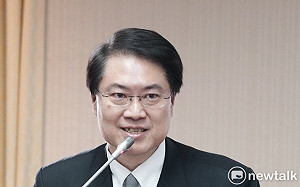 黃國昌及林右昌為集遊法修正舌戰 內政部透露今年6月會送審