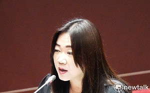 涉洩密還排國安秘密會議挨轟 馬文君：那黃曙光該先辭潛艦召集人　