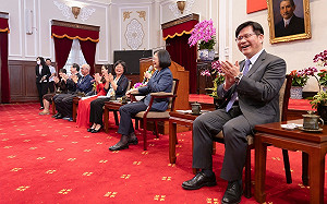 台中清潔隊談昔建設成果  林佳龍：台灣因勞工朋友更美麗