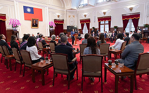 蔡英文授勳陳時中等16人 感謝防疫國家隊、政委打造堅韌台灣