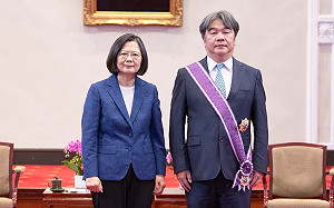 王必勝傳轉戰開發金年薪800萬 王鴻薇：都不怕吃太撐噎死？