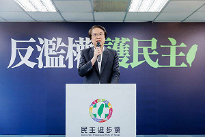 林右昌明率隊東征花蓮 東大門宣講反濫權、品嚐在地美食拚振興