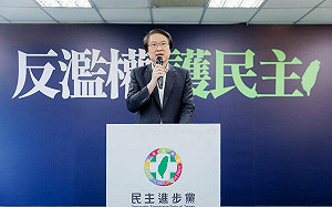 林右昌明率隊東征花蓮 東大門宣講反濫權、品嚐在地美食拚振興