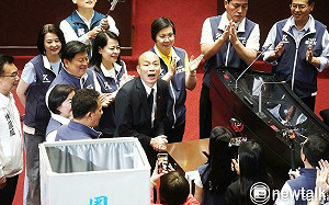 韓國瑜覆議案投下反對 綠委批：破壞議事中立、反國會改革