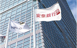 傳國泰「三哥」蔡鎮宇擬收購合併安泰銀、京城銀？兩檔股價反應淡