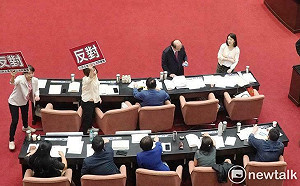 立法院上午議事空轉 民眾黨狂退綠委「立委赴中納管」11案 