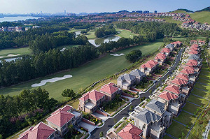 中國房市持續慘淡...香港富豪李嘉誠東莞建案5折出售