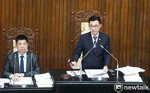 立院通過修法 上市櫃公司應提撥盈餘幫員工調薪 