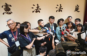 專論》「我是神,你不是!」 陷入群魔亂舞的台灣政壇