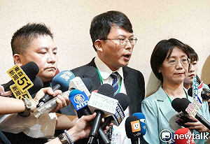 國會擴權法案多違憲！黃捷：翁曉玲、黃國昌看來只是神棍應受撻伐