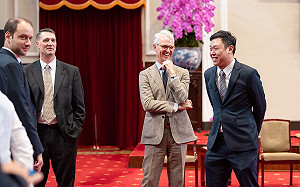 總統府強化「數位外交」 李問每週拍英文短片拓國際曝光