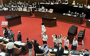 批藍白亂砍預算卻搞烏龍急撤案  律師怒:連本業都做不好有什麼臉擴權?