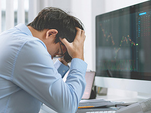啪!翻船了... 00960昨溢價近20%  今大跳水逾15%