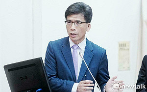 8月股匯市迎逆風  金融三業賺498.61億月減近7成