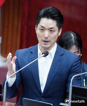 簡舒培轟管索資「別繼承獨裁者DNA」 蔣萬安反酸:理虧心虛才撤文