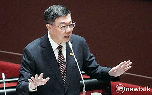 役男專車播解放軍影片 卓榮泰：司機自行播放「相關契約要檢討」