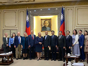 韓國瑜見美國會議員:我們處境都是「3個頭的怪獸」