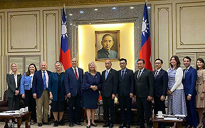 韓國瑜見美國會議員：我們處境都是「3個頭的怪獸」