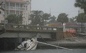 佛州再受重創！颶風米爾頓襲擊  數百萬人撤離