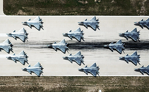 殲-20 造太快 戰機等無人? 中國海、空軍都告急 2代機飛行員直接「升格」5代機