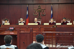 藍白強過憲訴法癱瘓憲法法庭 媒體人:台灣將陷入憲法黑暗期