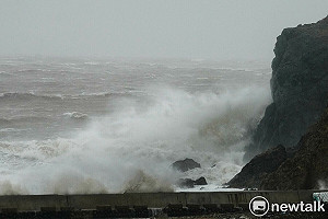 高溫倒數!下週末天氣大轉折 「秋颱、東北季風」終結秋老虎