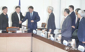 潘孟安率考委被提名人拜會 國民黨團要求對「波波醫師」表態