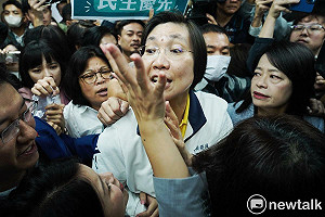 (影) 抓到了!徐欣瑩放任會議瑕疵跑去洗頭 抱怨開會開好久