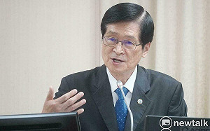 高嘉瑜接欣欣百貨董座？嚴德發：現任董事長明年2月才屆滿 