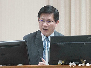 林佳龍稱護照短缺 藍黨團揭:今年預算多4億還不夠?