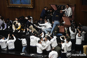綠委漸不敵! 藍白「雙珍」拆掉女綠委牆 搶回議場主導權