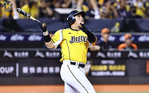 中職首位億元男！陳子豪十年大約轉戰披龍袍 出走兄弟近成定局