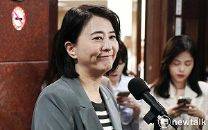 柯建銘喊解散國民黨 王鴻薇諷：下一步稱帝叫「民主進步帝國」？