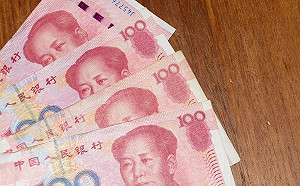 因應川普「60%關稅威脅」 外資分析師估：人民幣需貶破8元