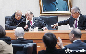 全國工總率團慰問民進黨團盼化預算僵局 柯建銘:盼企業家連署大罷免