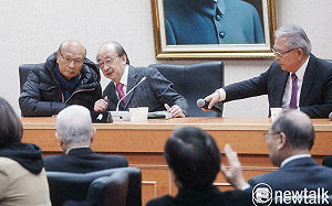 全國工總率團慰問民進黨團盼化預算僵局 柯建銘：盼企業家連署大罷免