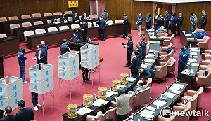選罷法覆議遭藍白否決!沈伯洋提醒法案可能生效日 預告藍白將鬥爭罷免團體