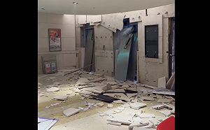 快訊》台中新光三越氣爆炸毀整層樓釀4死 一男一女受困電梯搶救中