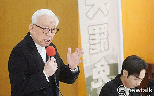 遭名嘴爆料與陸籍小三的不雅照 曹興誠未否認：侵犯隱私不用負責？ 