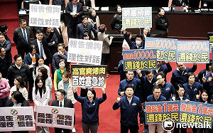 藍嗆「謊言政府、詐騙治國」杯葛施政報告僅6分鐘卓揆順利上台